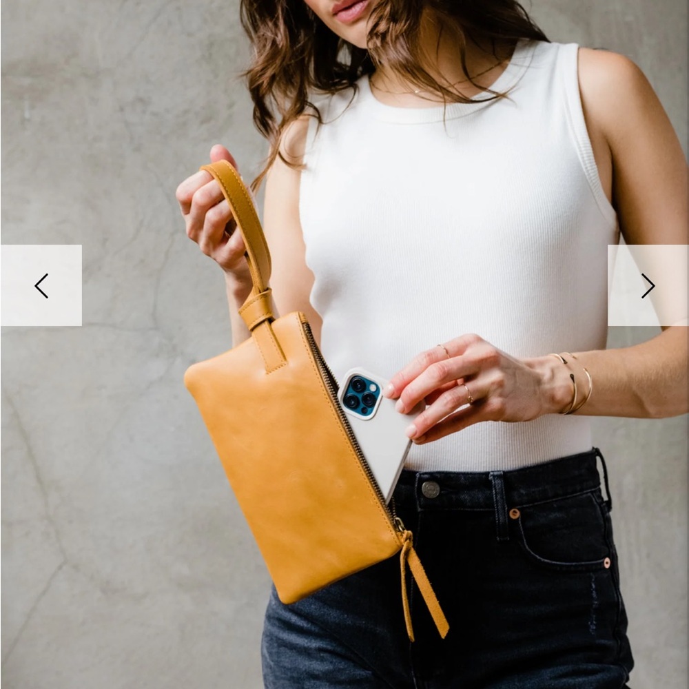 NWOT Able Rachel Wristlet -